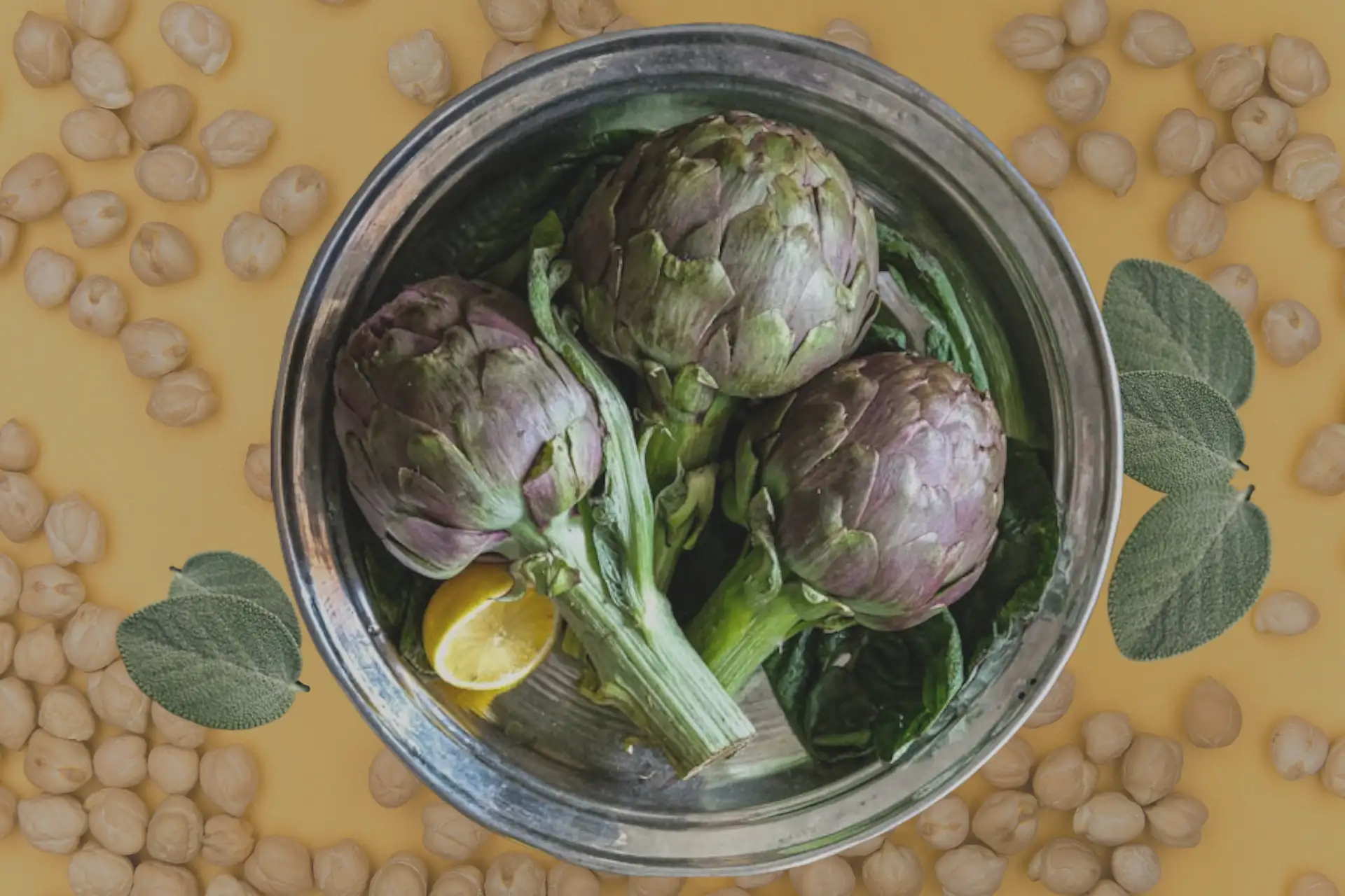 Plat ayurvédique sain et délicieux avec pois chiches et artichauts, idéal pour un régime végétarien ou végétalien nutritif.